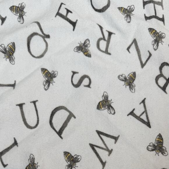 Pottery Barn Kids And Burt’s Bees Baby Hooded Towel Bundle - Picture 9 of 10